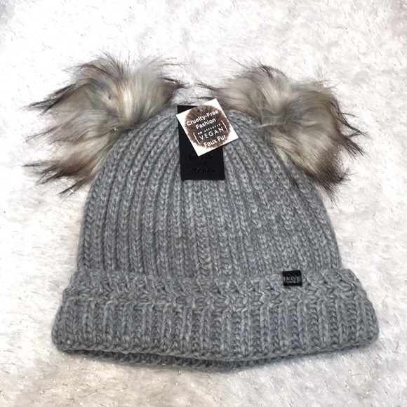 Gray hat Pom Pom faux fur - Picture 4 of 10